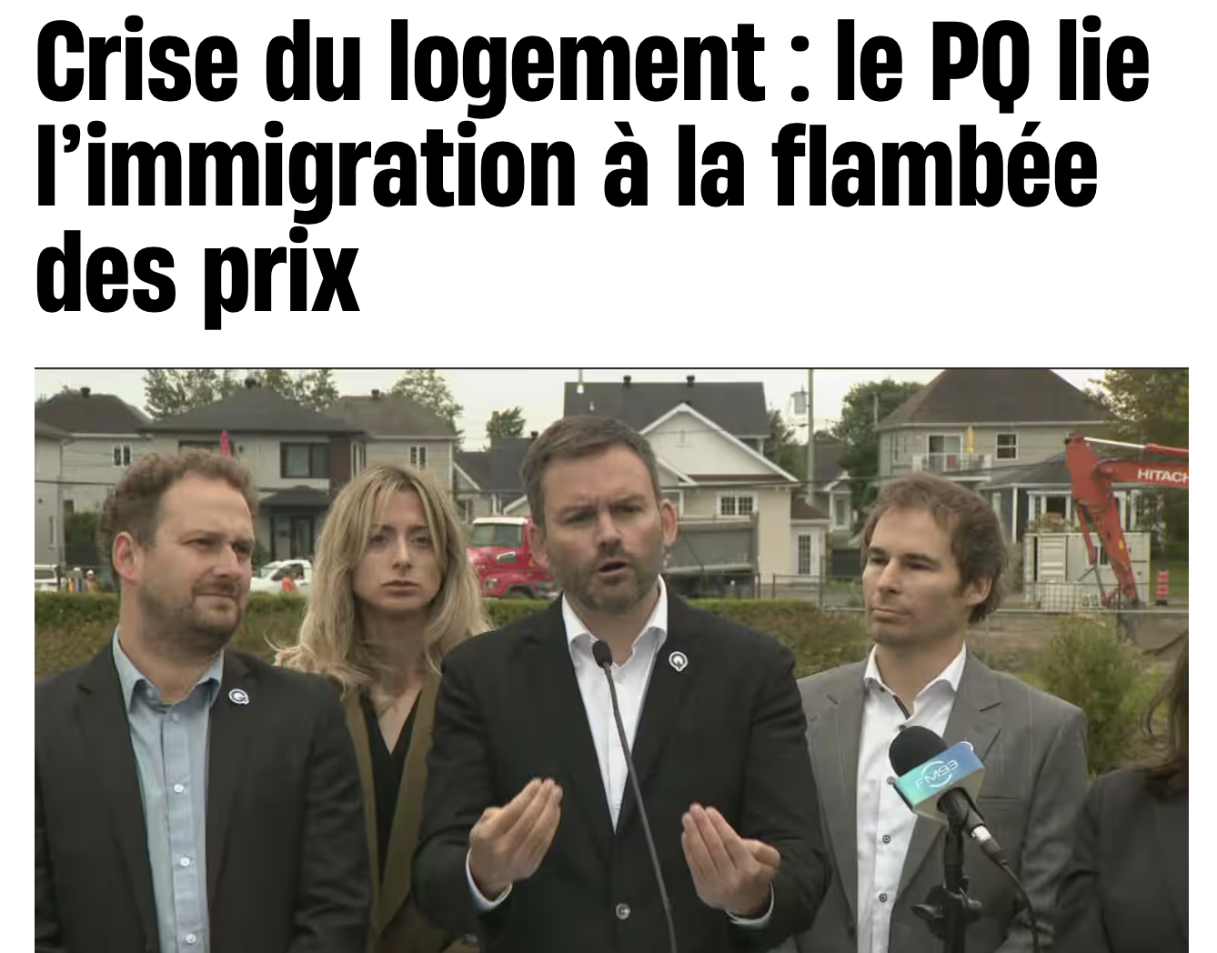 魁人党党魁 St-Pierre Plamondon 在记者会上