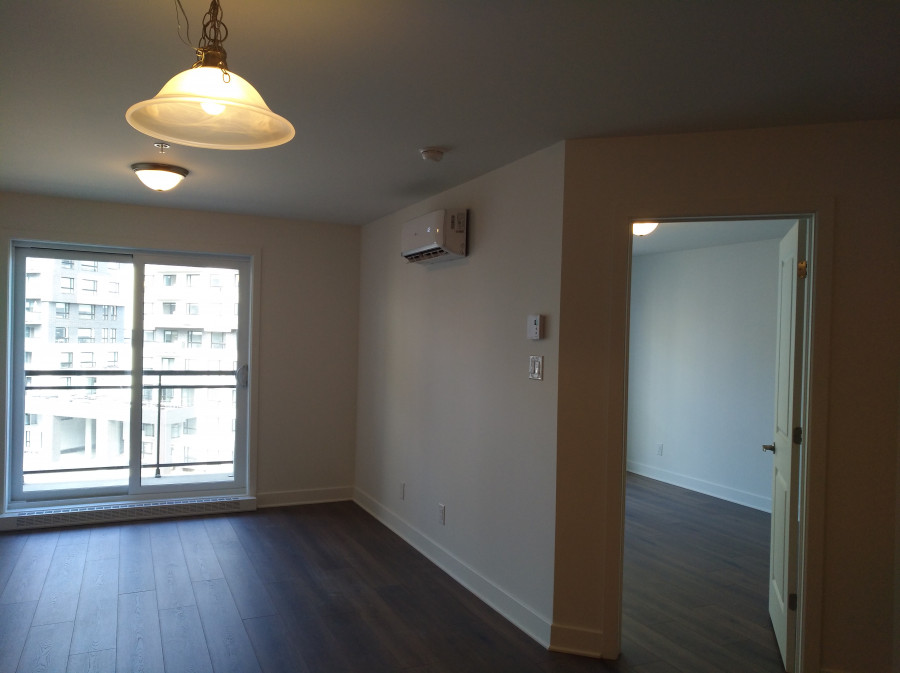 出租opus7期5楼全新大三半公寓含一个车位和一个locker