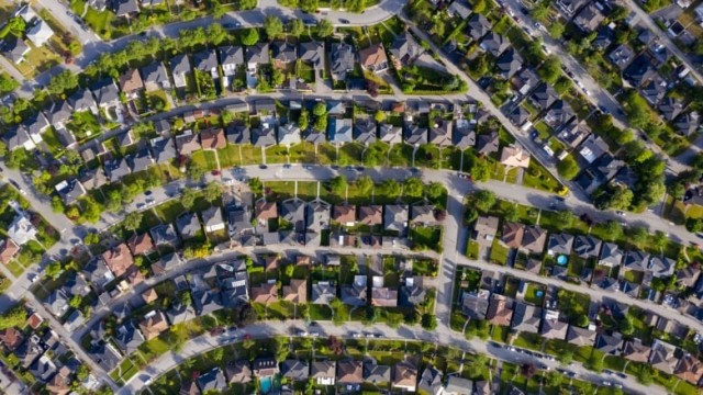 【加国地产新闻】-加拿大房市藐视疫情大涨 销量房价双双破记录-iU91加拿大地产城